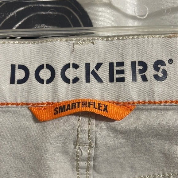 Dockers pants slim fit 30”x32” - Picture 2 of 8